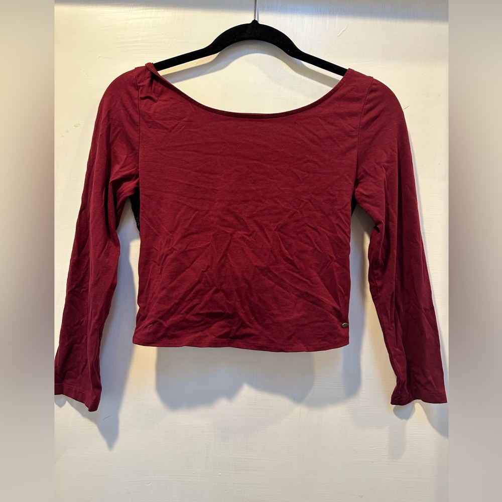 Long sleeve lace back crop top size medium maroon American Eagle